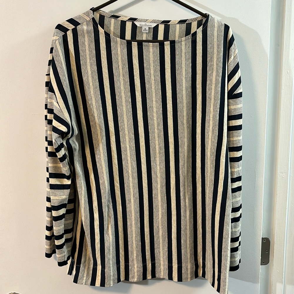 LL Bean Signature Stripped Shirt, SZ M.